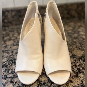 SALE! Vince Camuto Careeta Open Toe Boots Size 8.5